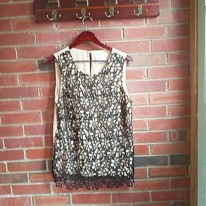 Lela rose top with cute floral pattern, size large